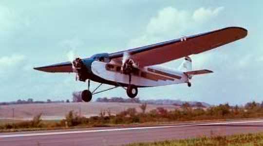 Trimotor plane